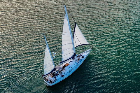Full-Day Adventure Sailing Experience: Circumnavigate Magnetic Island - Hotel Gold Coast 1