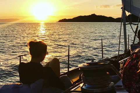 Magnetic Island Twilight Sailing Cruise - Hotel Gold Coast 1