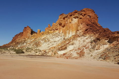 Chambers Pillar And Rainbow Valley 1 Day 4WD Tour - Hotel Gold Coast 3