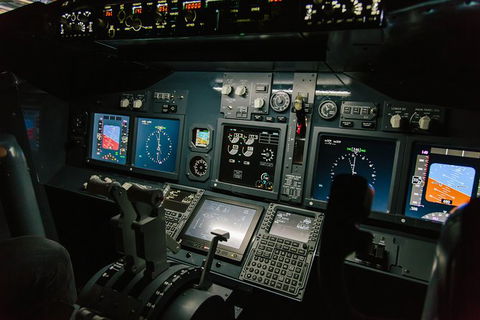 Airliner-737 - 60 MINS - Flight Simulator Experience - Hotel Gold Coast 1
