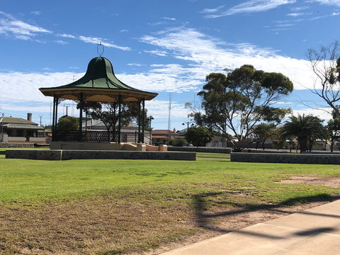 Davies Square, Wallaroo - Hotel Gold Coast 1