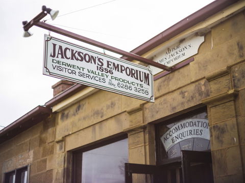 Jackson's Emporium - Hotel Gold Coast 0
