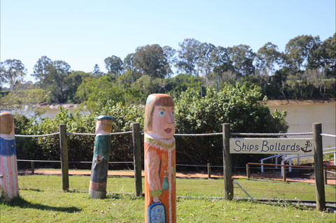 Maryboroughs Bollards - Hotel Gold Coast 0