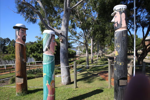 Maryboroughs Bollards - Hotel Gold Coast 1