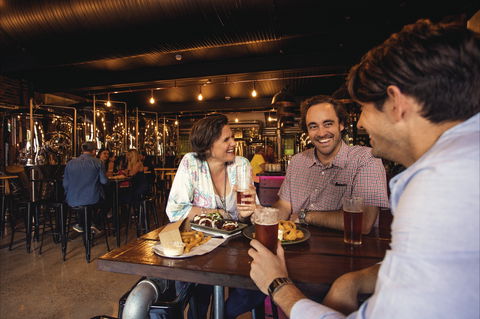 Warrego Way - Hotel Gold Coast 1