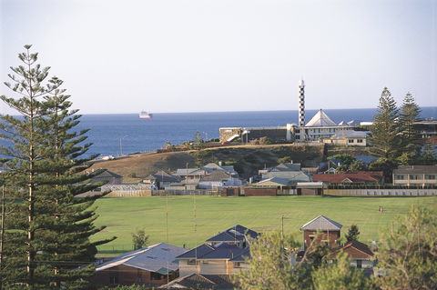 Bunbury Lighthouse - Hotel Gold Coast 0
