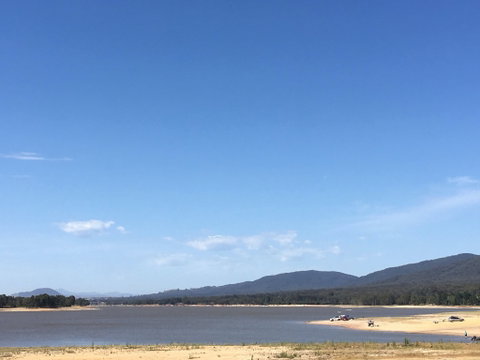 Lake Nillahcootie - Hotel Gold Coast 2