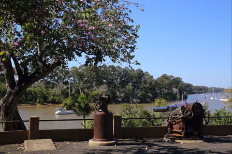 Maryboroughs Guns - Hotel Gold Coast 1