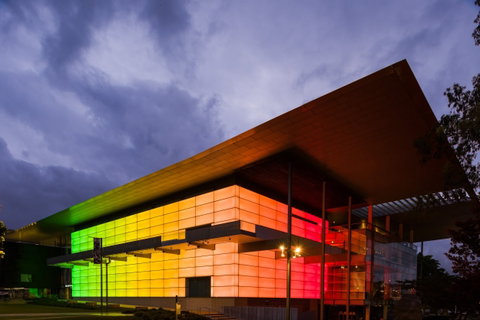 Queensland Art Gallery And Gallery Of Modern Art (QAGOMA) - Hotel Gold Coast 2