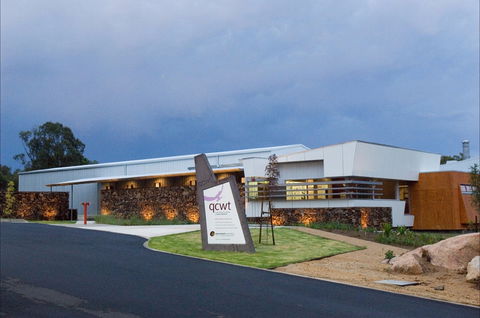 Varias Restaurant And Function Centre At The Queensland College Of Wine Tourism - Hotel Gold Coast 0