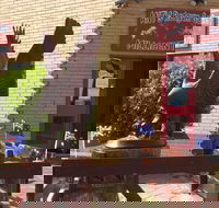 Ant's Redgum Gallery - Hotel Gold Coast