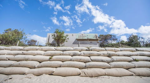 Fort Bribie - Hotel Gold Coast 1