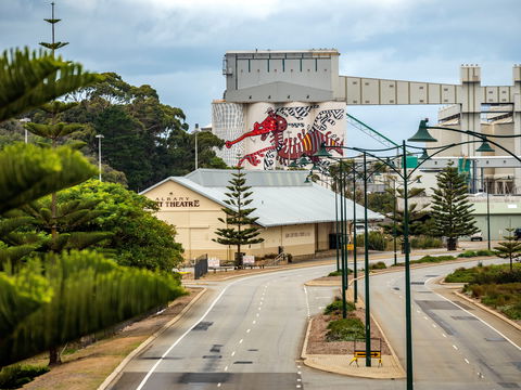 PUBLIC Silo Trail: Albany - Hotel Gold Coast 2