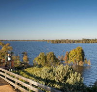 Yanga Lake Viewing Deck - Hotel Gold Coast