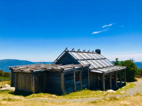 Craig's Hut - Hotel Gold Coast 0