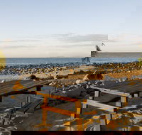 Dolphin Heads - Hotel Gold Coast