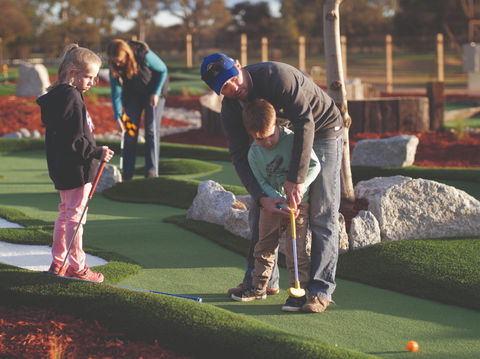 Rich River Golf Club - Hotel Gold Coast 2