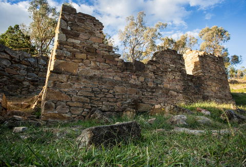 Adelong Falls Gold Mill Ruins - Hotel Gold Coast 2