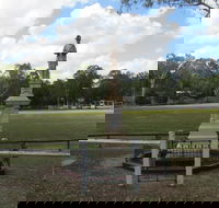 Apple Tree Creek War Memorial - Hotel Gold Coast