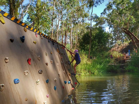 Challenge Hill - Hotel Gold Coast 0