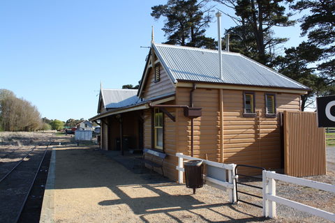 Crookwell Railway Station - Hotel Gold Coast 1