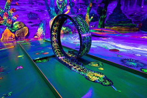 Glowing Rooms 3D Mini Golf - Hotel Gold Coast 2