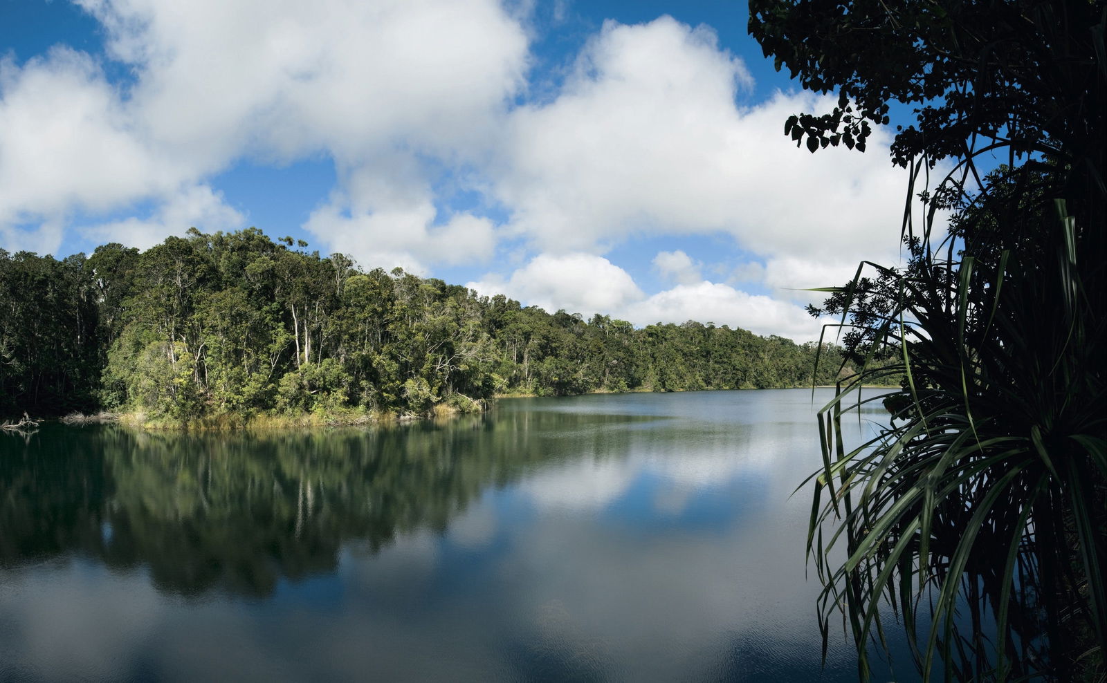Lake Eacham QLD Hotel Gold Coast