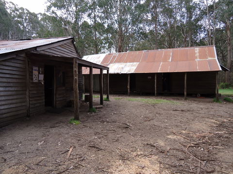 Razorback Hut - Hotel Gold Coast 0