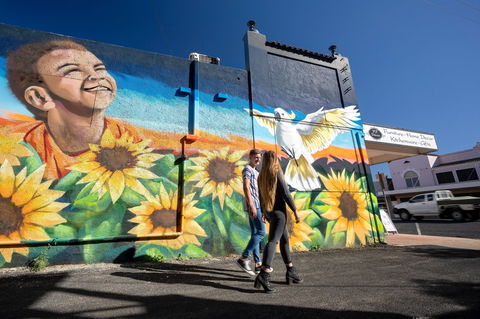 Art Trails In The Moree Plains - Hotel Gold Coast 2