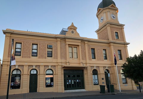 Moonta Gallery Of The Arts - Hotel Gold Coast 2