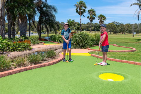 Port Macquarie Driving Range And Mini Golf - Hotel Gold Coast 2