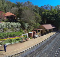 Spring Bluff Railway Station - Hotel Gold Coast