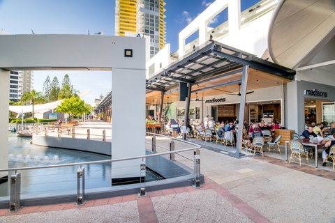 The Oasis - Hotel Gold Coast 2