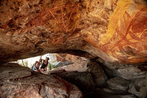 Arnhem Land Injalak Hill Full-Day Tour From Jabiru - Hotel Gold Coast 1