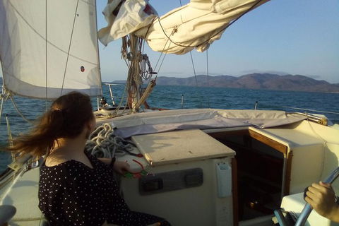 Sailing Boat Overnight Live Aboard Experience Townsville - Hotel Gold Coast 2