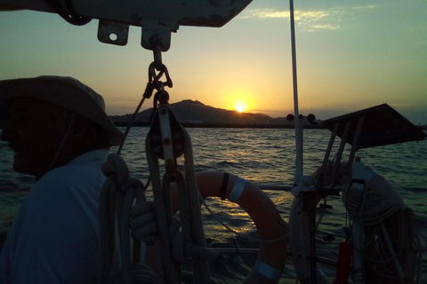 Sailing Boat Overnight Live Aboard Experience Townsville - Hotel Gold Coast 1