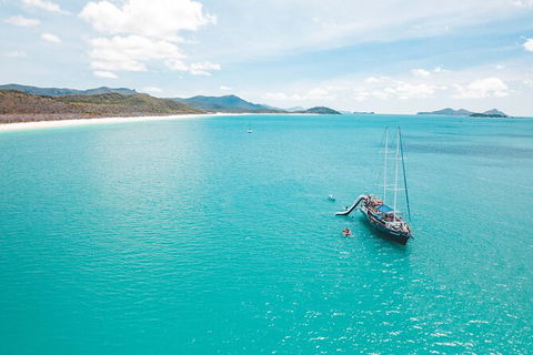 2 Night Whitsunday Islands Cruise On Atlantic Clipper From Airlie Beach - Hotel Gold Coast 0