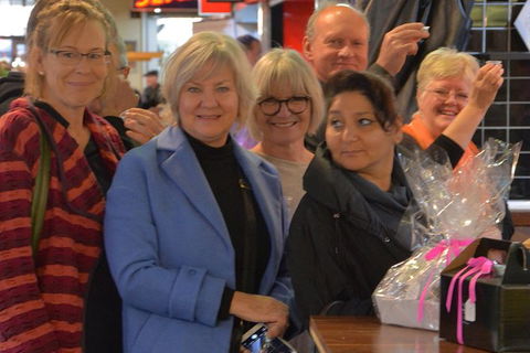 Adelaide Central Market Tour, Picnic, Bikes And City Sights - Hotel Gold Coast 2