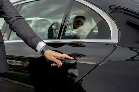 Adelaide Airport (ADL) To City Center To Airport - Private Transfer - Hotel Gold Coast 2