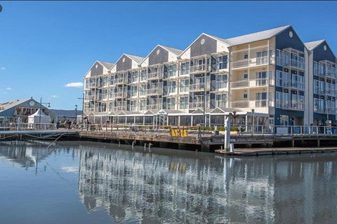 3.5 Hours Walking Guided Tour Of Launceston Highlights - Hotel Gold Coast 2