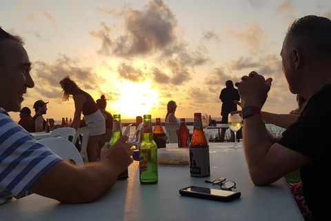 Salty Plum Social - Small Bar Walking Tour - Cable Beach Broome - Hotel Gold Coast 7