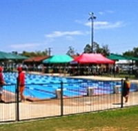 Charleville Swimming Pool - Hotel Gold Coast
