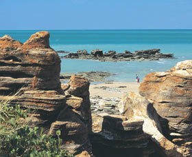 Reddell Beach - Hotel Gold Coast 0