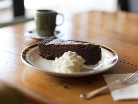 A Bite To Eat, A Drink As Well - Hotel Gold Coast 1