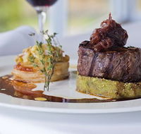 Chris's Beacon Point Restaurant - Hotel Gold Coast