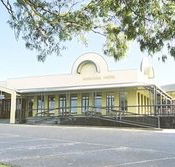 The Anglesea Hotel - Hotel Gold Coast