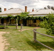 The Blue Duck Inn Hotel - Hotel Gold Coast