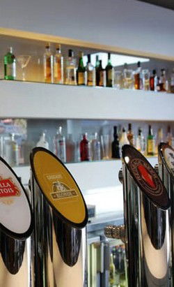 Broken Hill Hotel - Hotel Gold Coast 2