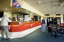 Greenacre Tavern - Hotel Gold Coast 2
