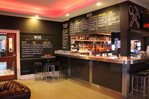 Molly Malones Irish Pub - Hotel Gold Coast 4